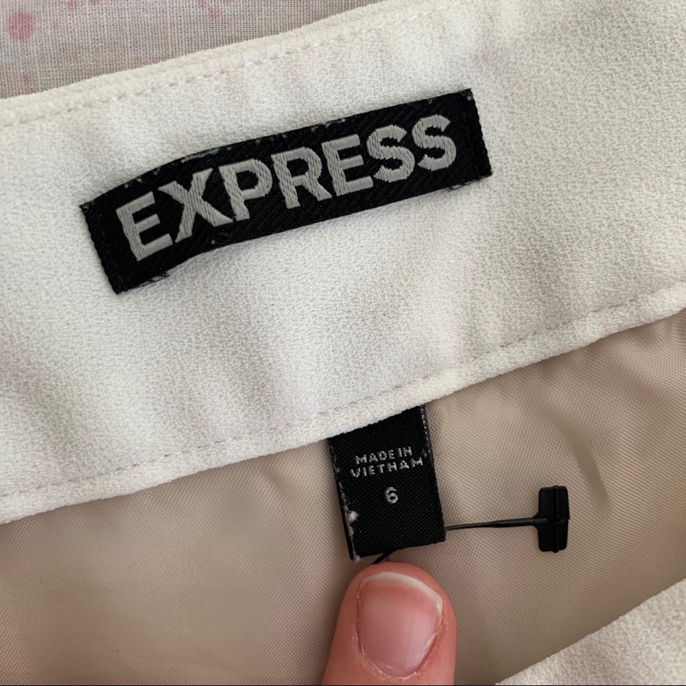 Express Crisp White Polyester Pleated Shorts - image 3